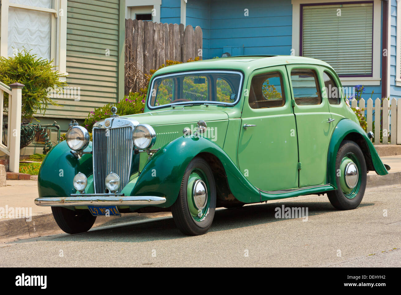 Vintage restauré MG salon de voiture à des passionnés de se réunir à Monterey, Californie, USA. JMH5625 Banque D'Images