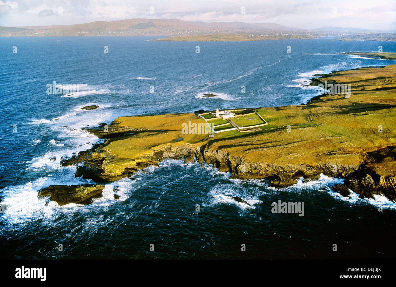 Saint John's Point Lighthouse près de Saint Antonin dans la baie de Donegal, comté de Donegal, Irlande. Vue aérienne Banque D'Images