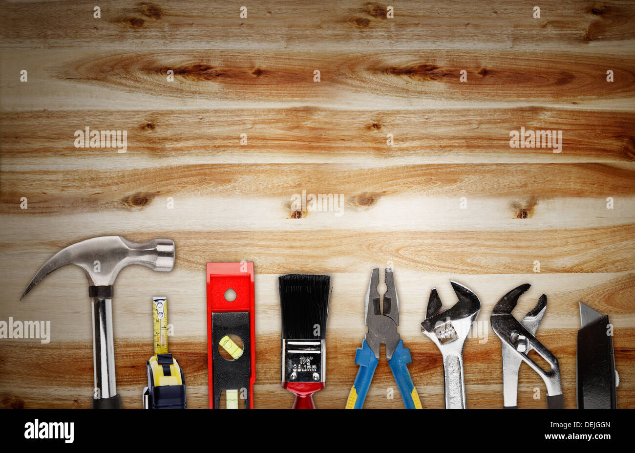 Outils de travail assortis de Gros plan sur le bois. L'espace de publicité Banque D'Images