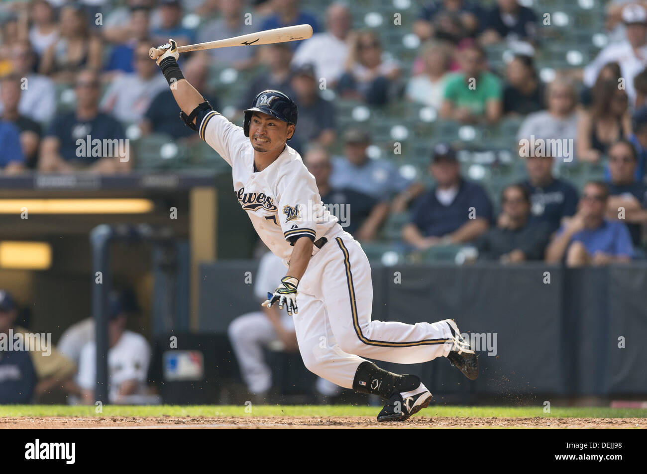 19 septembre 2013 - Milwaukee, Wisconsin, États-Unis d'Amérique - Septembre 19th, 2013 : droit des Milwaukee Brewers fielder Norichika Aoki # 7 swing sur un lancer au cours du jeu de la Ligue Majeure de Baseball entre les Milwaukee Brewers et les Cubs de Chicago au Miller Park de Milwaukee, WI. Les Brasseurs de plomb Cubs 5-1 dans la 9e manche. John Fisher/CSM Banque D'Images