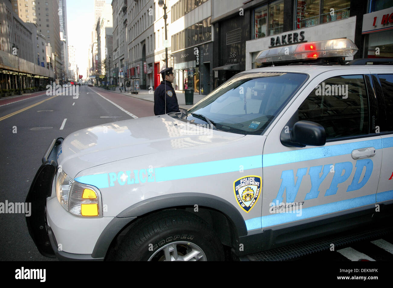 Voiture De Police De New York Banque d'image et photos - Alamy