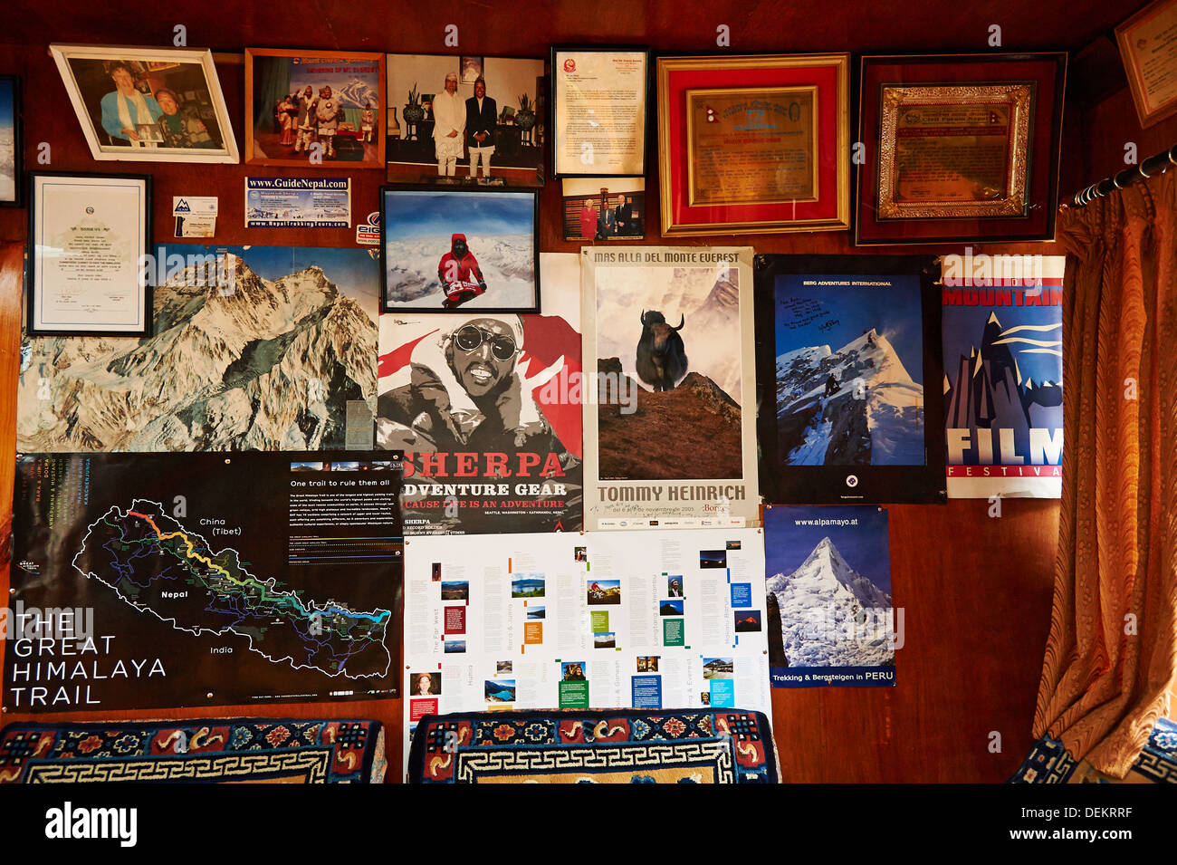 L'intérieur Nepali guesthouse in Thame ; le propriétaire est frère de Apa Sherpa, le détenteur du record mondial pour la plupart (21) des sommets de l'Everest Banque D'Images