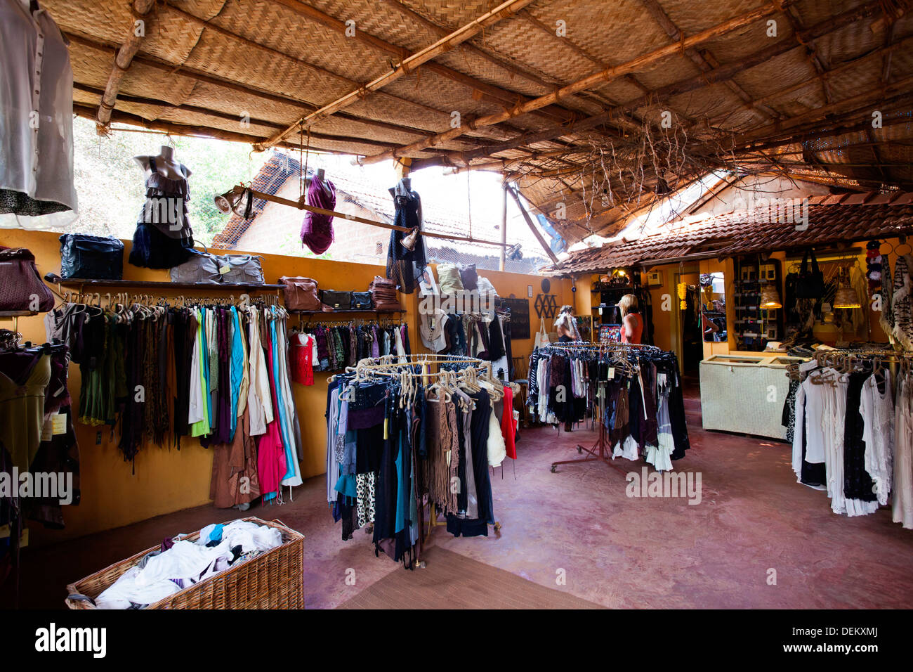 Magasin de vêtements, la Muella, Arambol, Nord de Goa, Goa, Inde Photo  Stock - Alamy