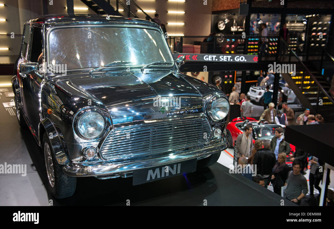 Francfort - 16 SEPTEMBRE : Ancienne Mini illustré à la 65ème IAA (Internationale Automobil Ausstellung) Banque D'Images