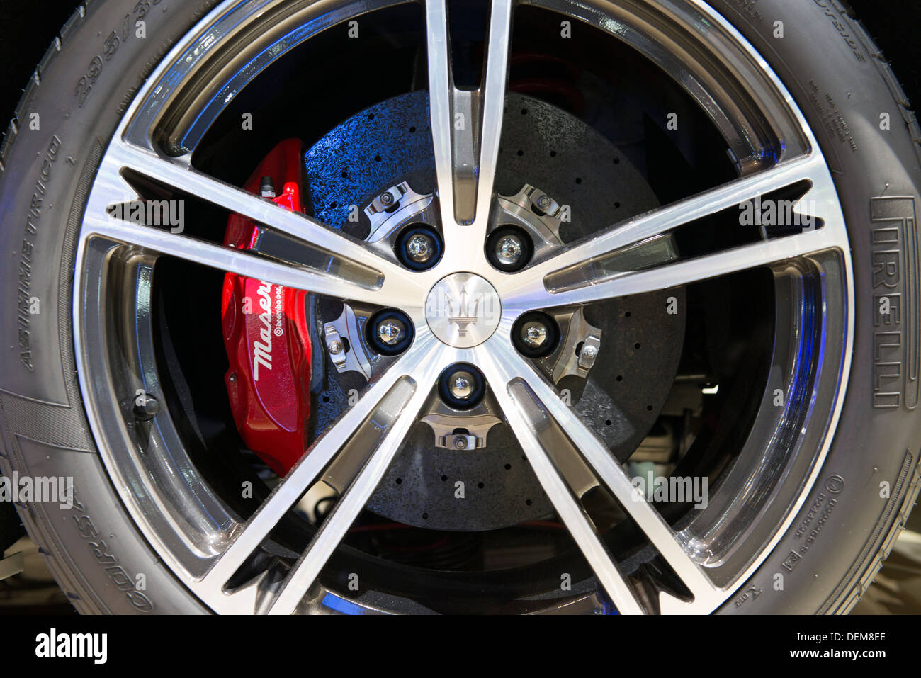 Francfort - 16 SEPTEMBRE : Aluminium roue sur la Maserati Ghibli à la 65ème IAA (Internationale Automobil Ausstellung) Banque D'Images