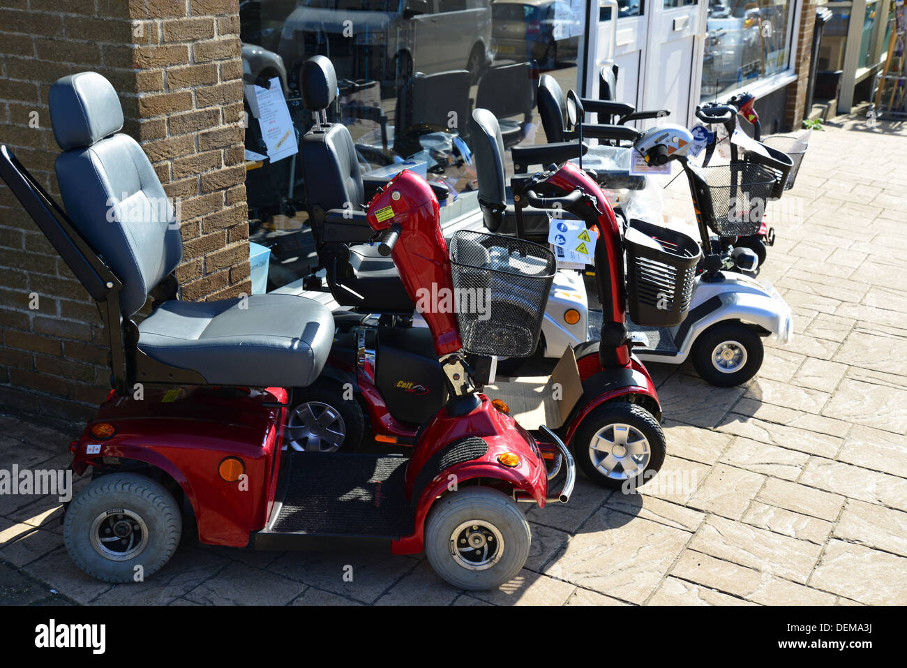 Les scooters de mobilité pour la vente, Hunstanton, Norfolk, Angleterre, Royaume-Uni Banque D'Images