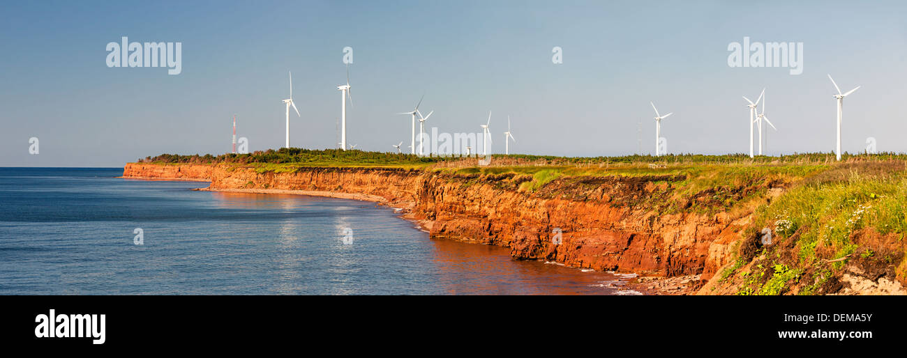 Vue panoramique de générateurs d'énergie éolienne à North Cape, Prince Edward Island, Canada Banque D'Images