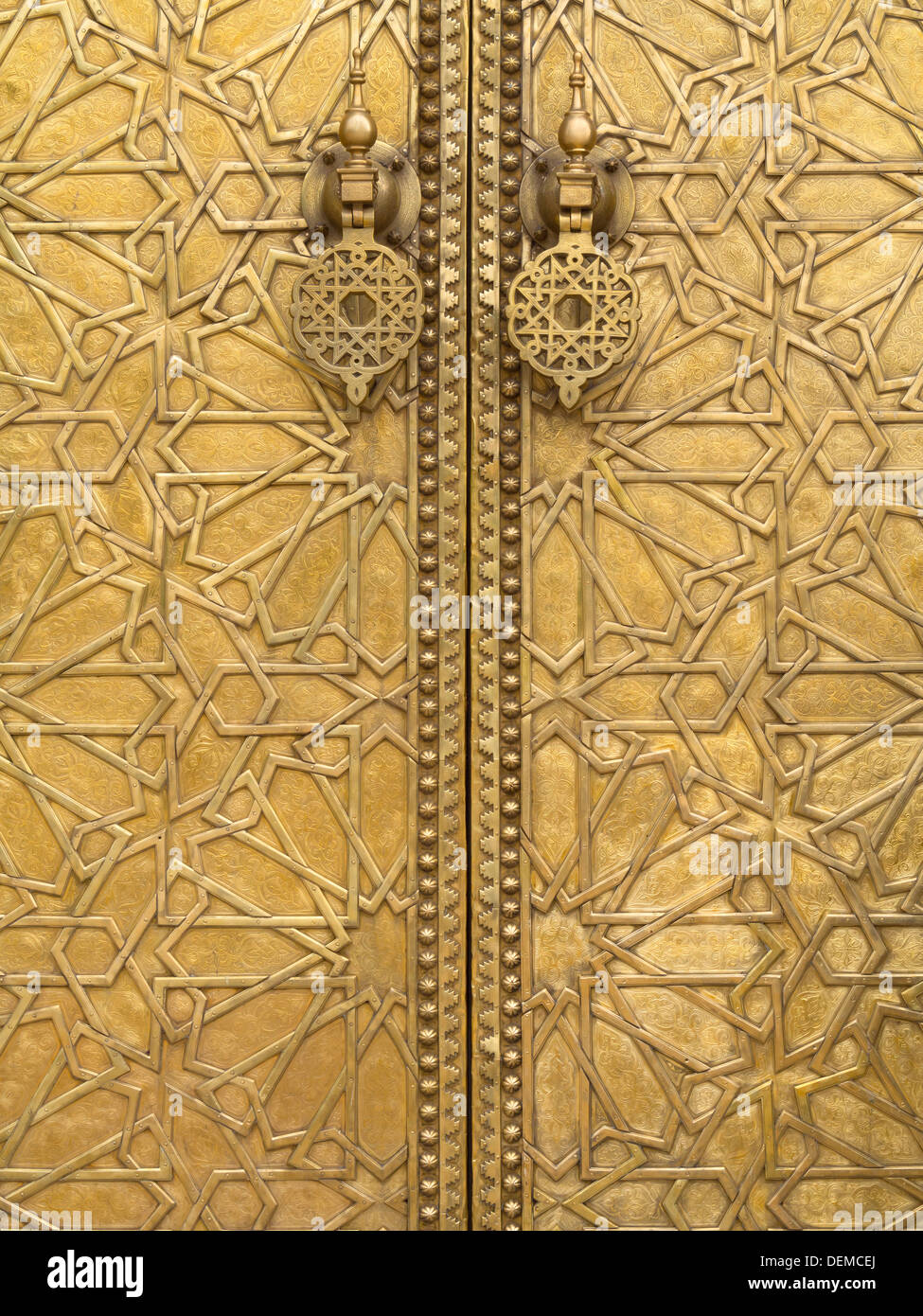 Détail de la porte du Dar El Makhzen, le Palais Royal de Fès, Maroc Banque D'Images