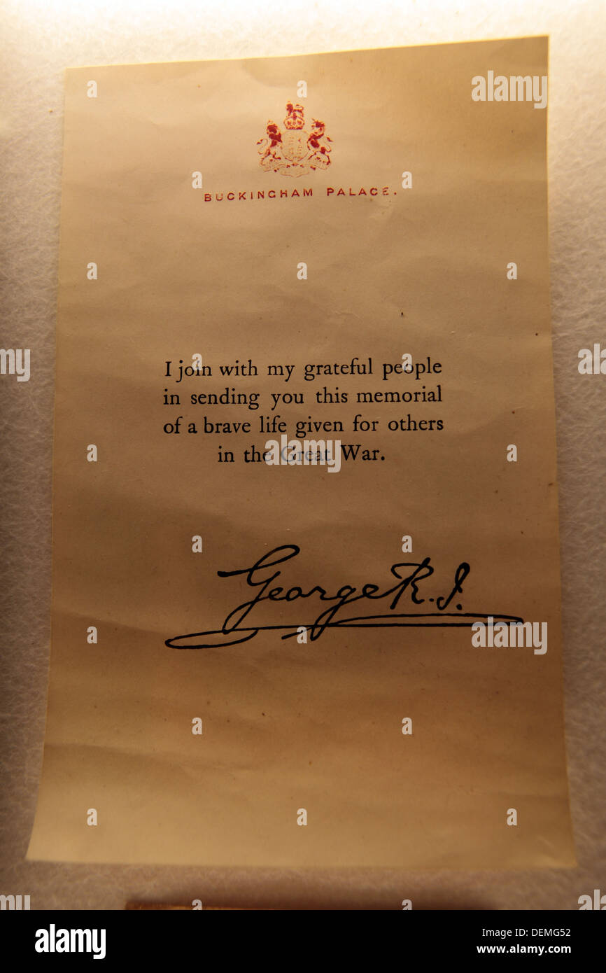 Note d'accusé de réception émis par le Palais de Buckingham, envoyé à la mort de Charles H. Smith, cimetière de Tyne Cot, Zonnebeke, Belgique. Banque D'Images