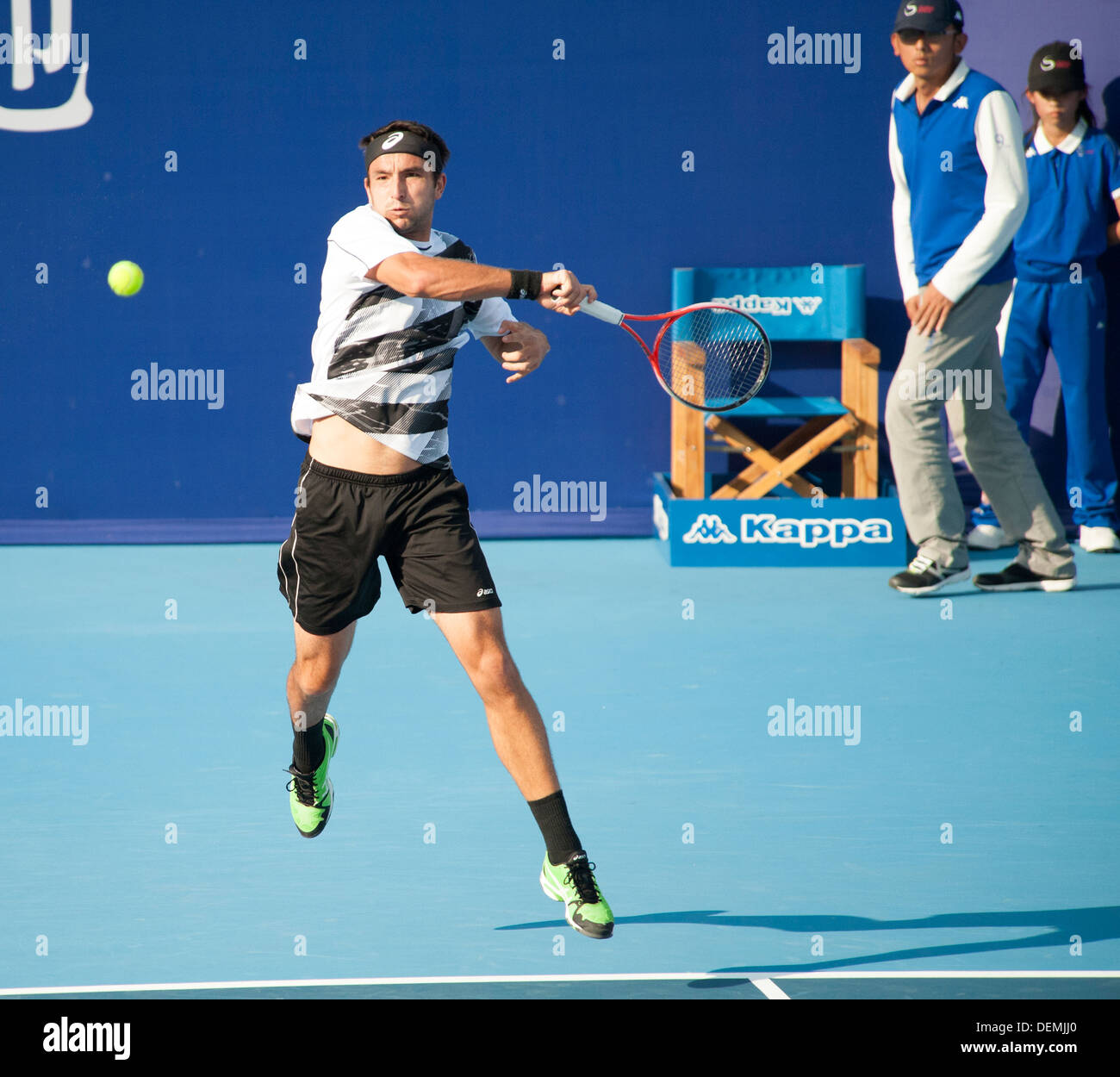 Marinko Bey de l'Australie joue Carlos Berlocq de l'Argentine à l'Open de Tennis de Chine à Pékin le 1/10/2012 Banque D'Images