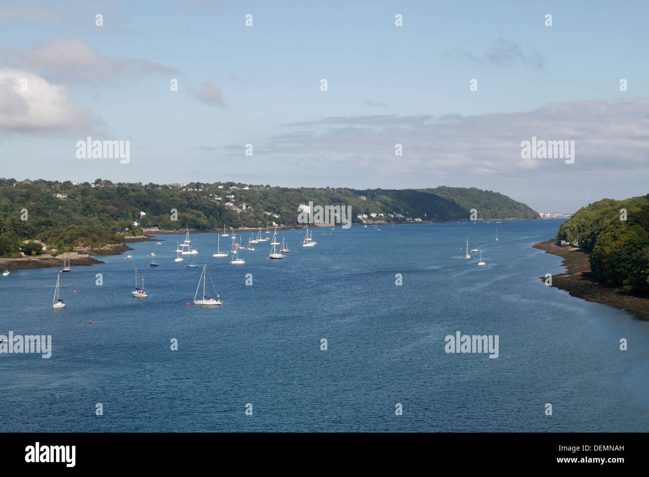 Détroit de Menai de Menai Bridge Isle of Anglesey Pays de Galles UK Banque D'Images