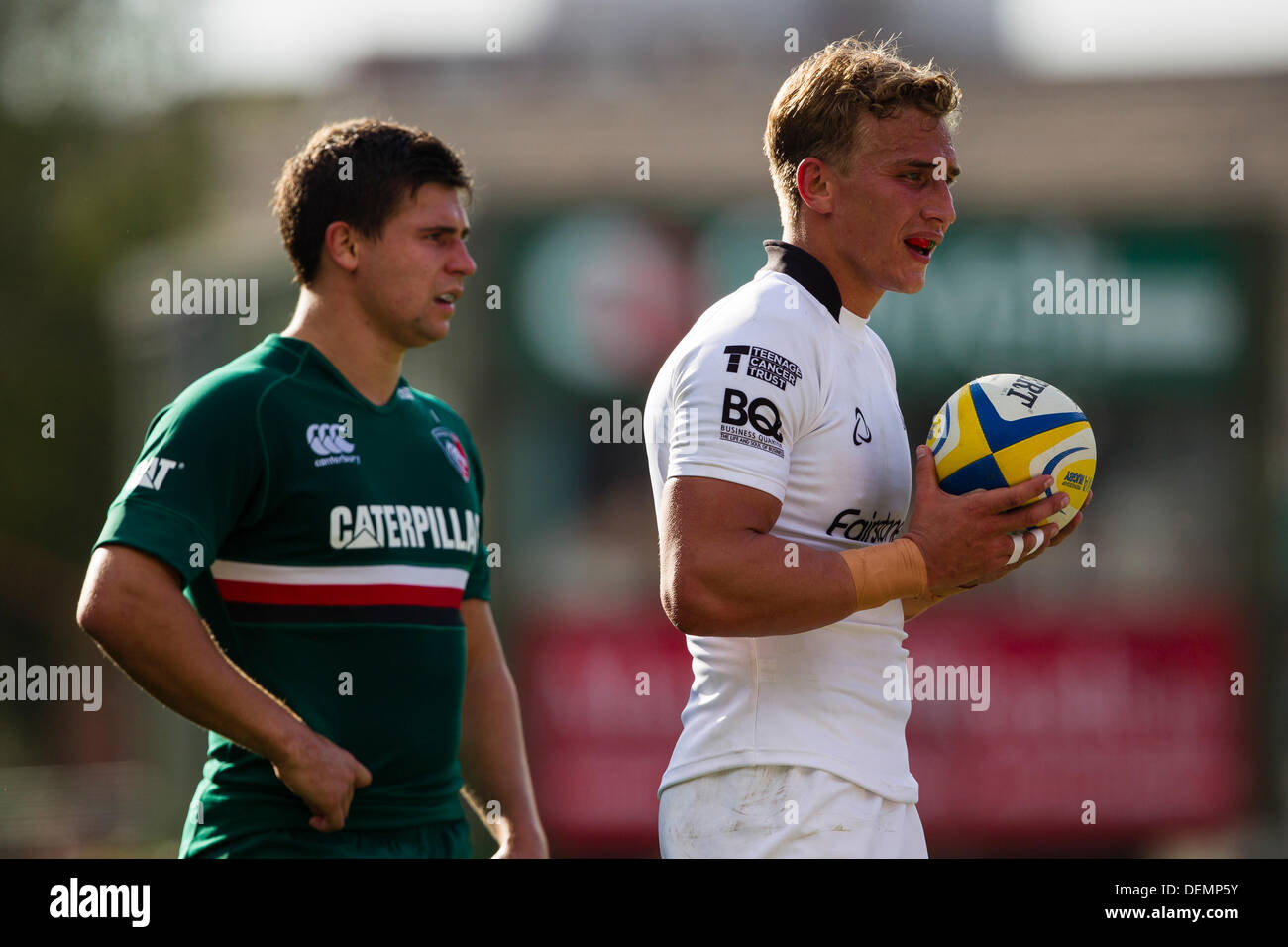 Leicester, Royaume-Uni. 21e Août, 2013. Ben Youngs et Warren Fury attendre après une mêlée effondrement. Au cours de l'action l'Aviva Premiership Round 3 match entre Leicester Tigers et Newcastle Falcons a joué à Welford Road, Leicester Crédit : Graham Wilson/Alamy Live News Banque D'Images