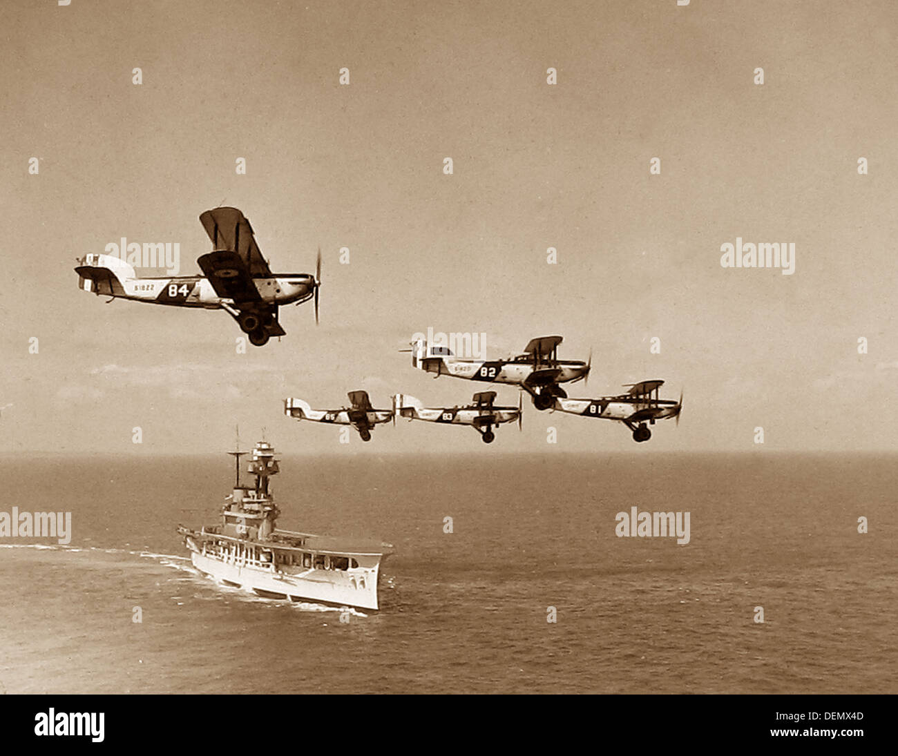 Porte-avions de la Royal Navy et les biplans éventuellement Années 1920 Banque D'Images