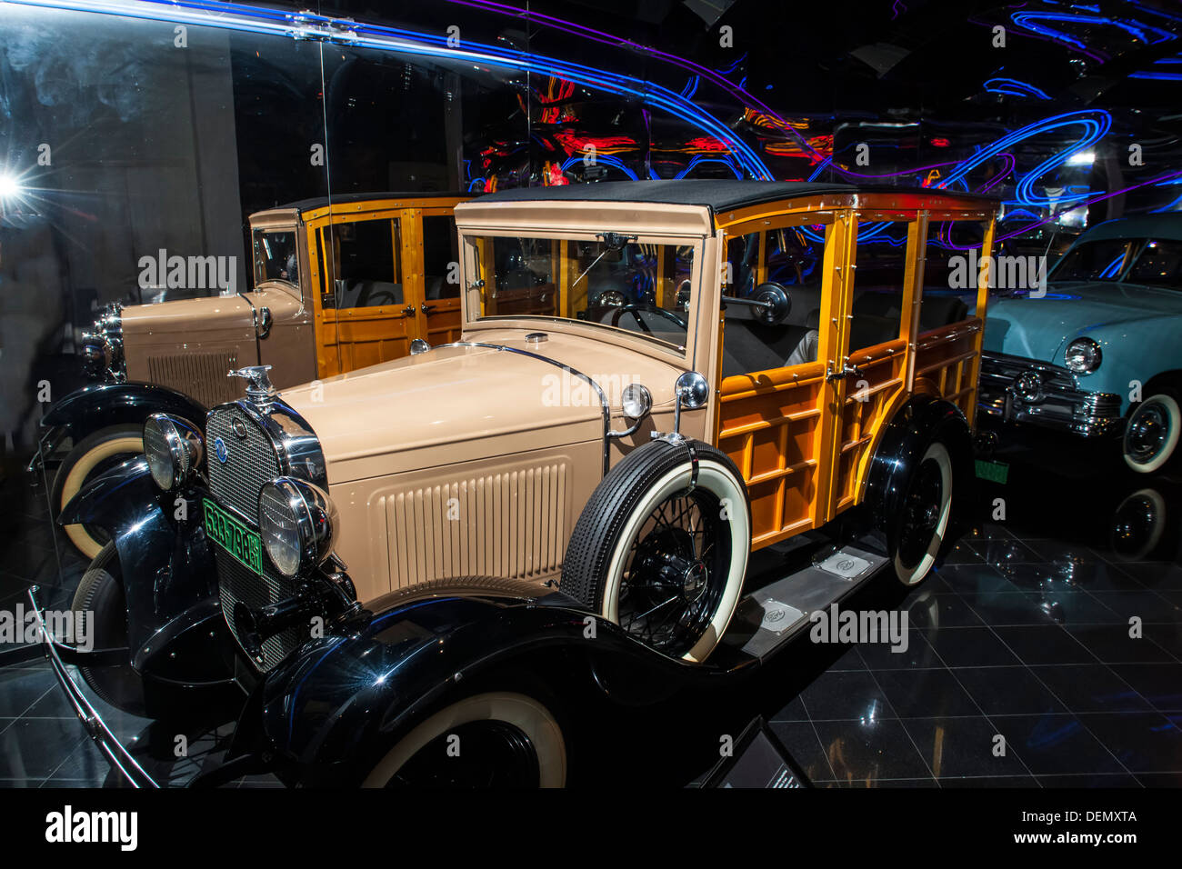 1932 Ford 'Woody' Station Wagon à l'Petersen Museum Los Angeles California Banque D'Images