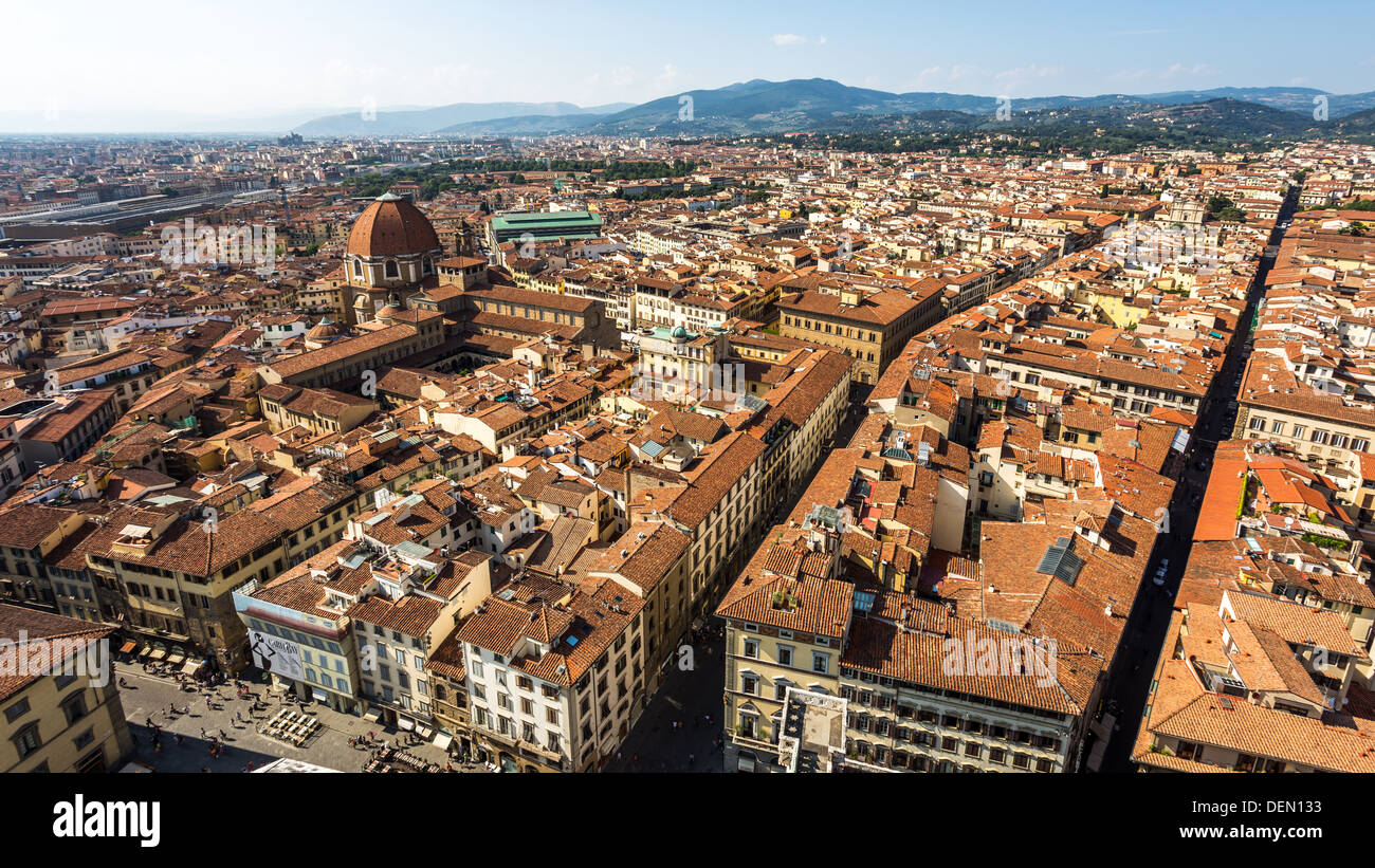 FLORENCE - circa 2013 : vue depuis le campanile de Giotto de Florence Banque D'Images