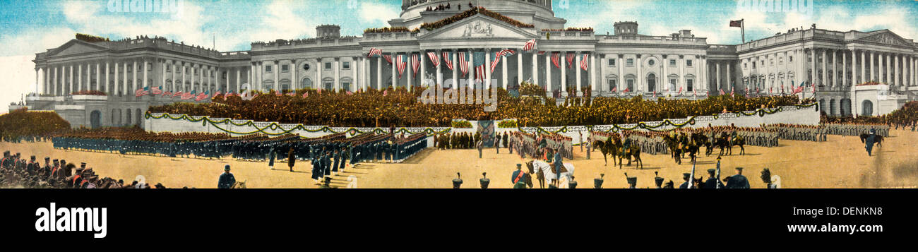 Investiture du Président, Washington, D.C. Vue panoramique montrant des soldats et de la foule à l'east portique de la capitale américaine pour l'investiture du président Theodore Roosevelt, le 4 mars 1905. Banque D'Images