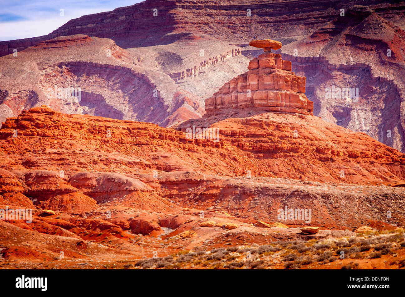 En forme de sombrero Mexican Hat rock formation dans le sud de l'Utah, USA Banque D'Images