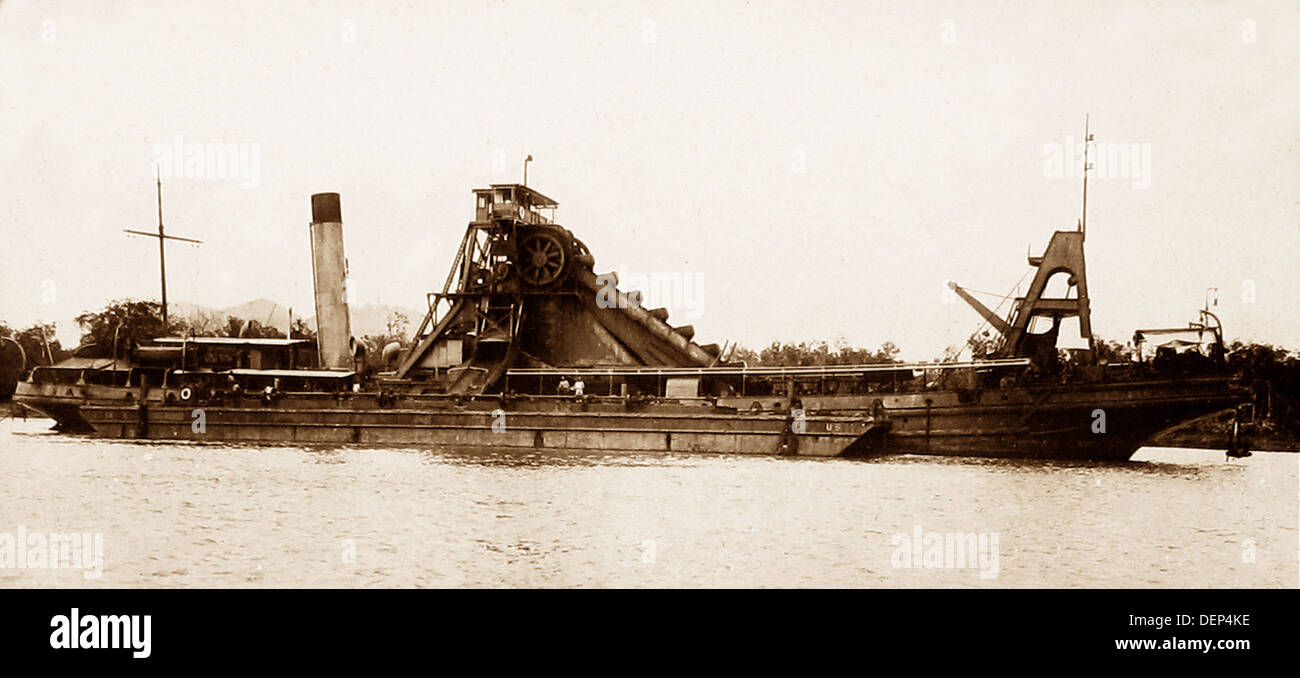 Construction du canal de Panama - un godet de mer drague - début des années 1900 Banque D'Images