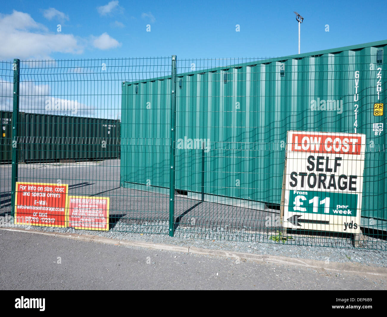 Self Storage signe avec conteneurs en Sandbach UK Banque D'Images