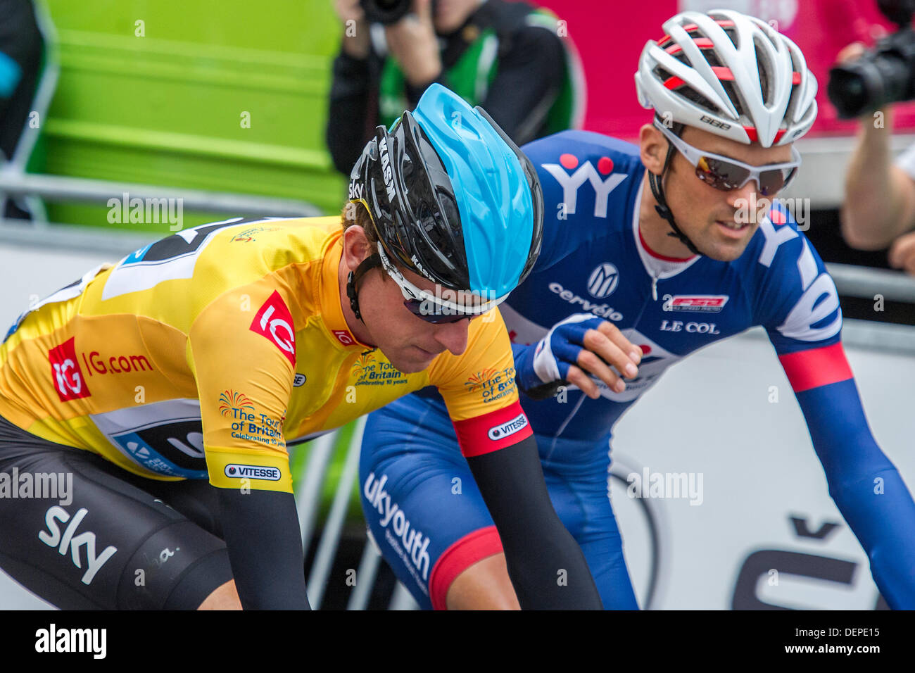 Londres, Royaume-Uni. 22 août, 2013. Sir Bradley Wiggins, de l'équipe Sky Procycling, remporte le Tour de Grande-Bretagne, tandis que Mark Cavendish, de l'Omega Pharma-Quick step-, gagne la dernière étape dans un sprint de fin. Whitehall, Londres, UK 22 Sep 2013. Crédit : Guy Bell/Alamy Live News Banque D'Images