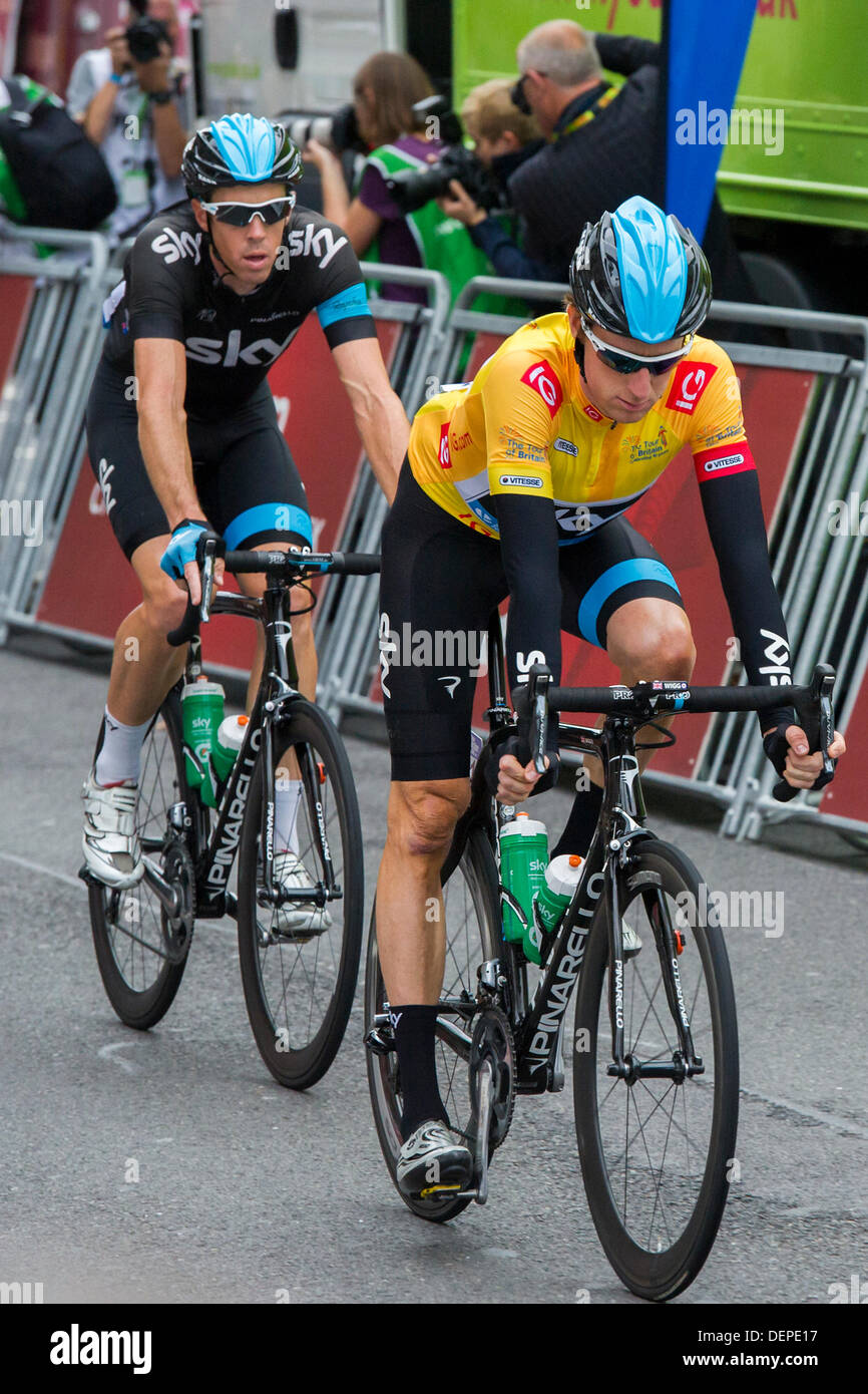 Londres, Royaume-Uni. 22 août, 2013. Sir Bradley Wiggins, de l'équipe Sky Procycling, remporte le Tour de Grande-Bretagne, tandis que Mark Cavendish, de l'Omega Pharma-Quick step-, gagne la dernière étape dans un sprint de fin. Whitehall, Londres, UK 22 Sep 2013. Crédit : Guy Bell/Alamy Live News Banque D'Images