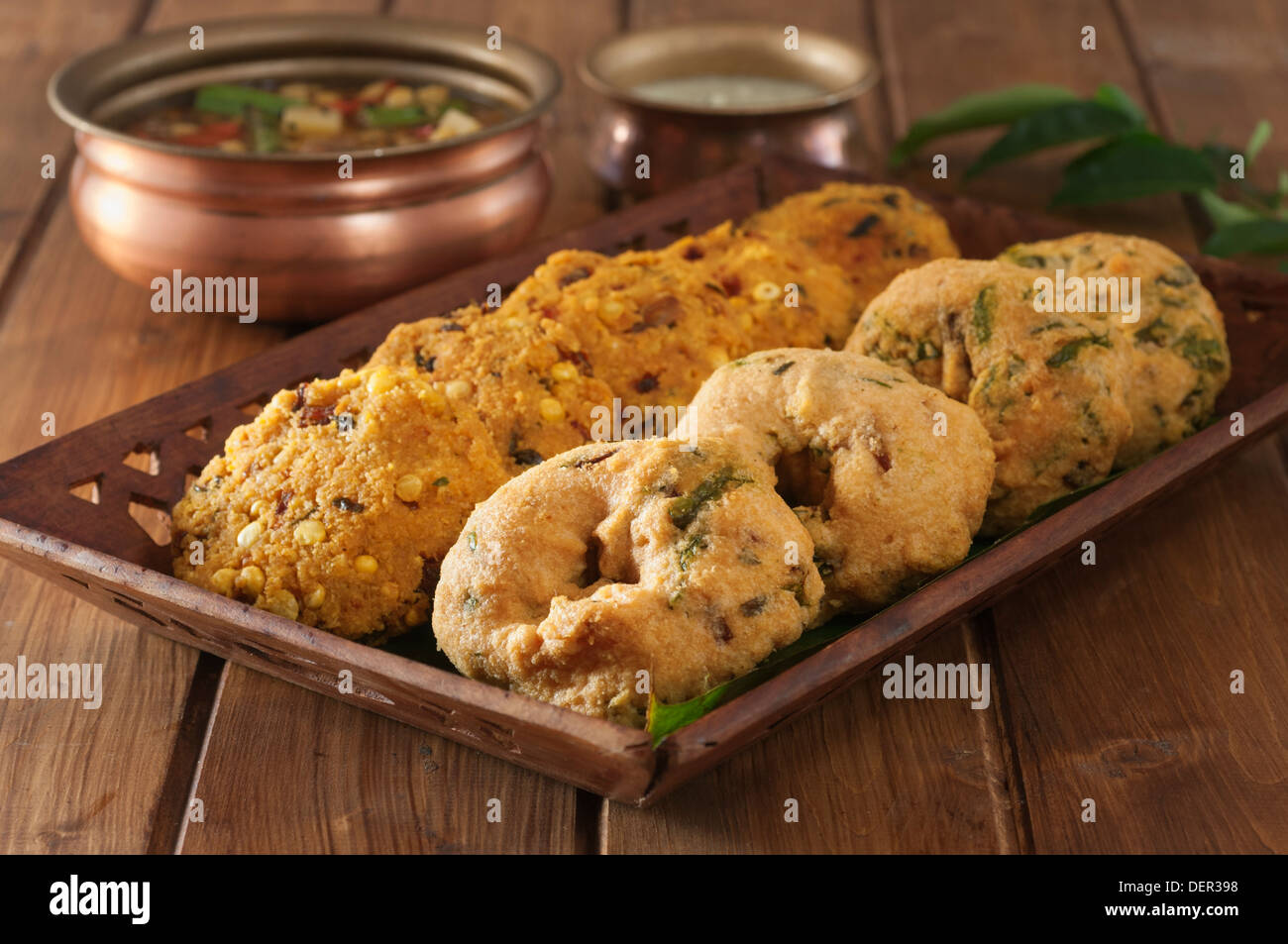 Vada. Beignets de lentilles . L'Inde du Sud et Sri Lanka Banque D'Images