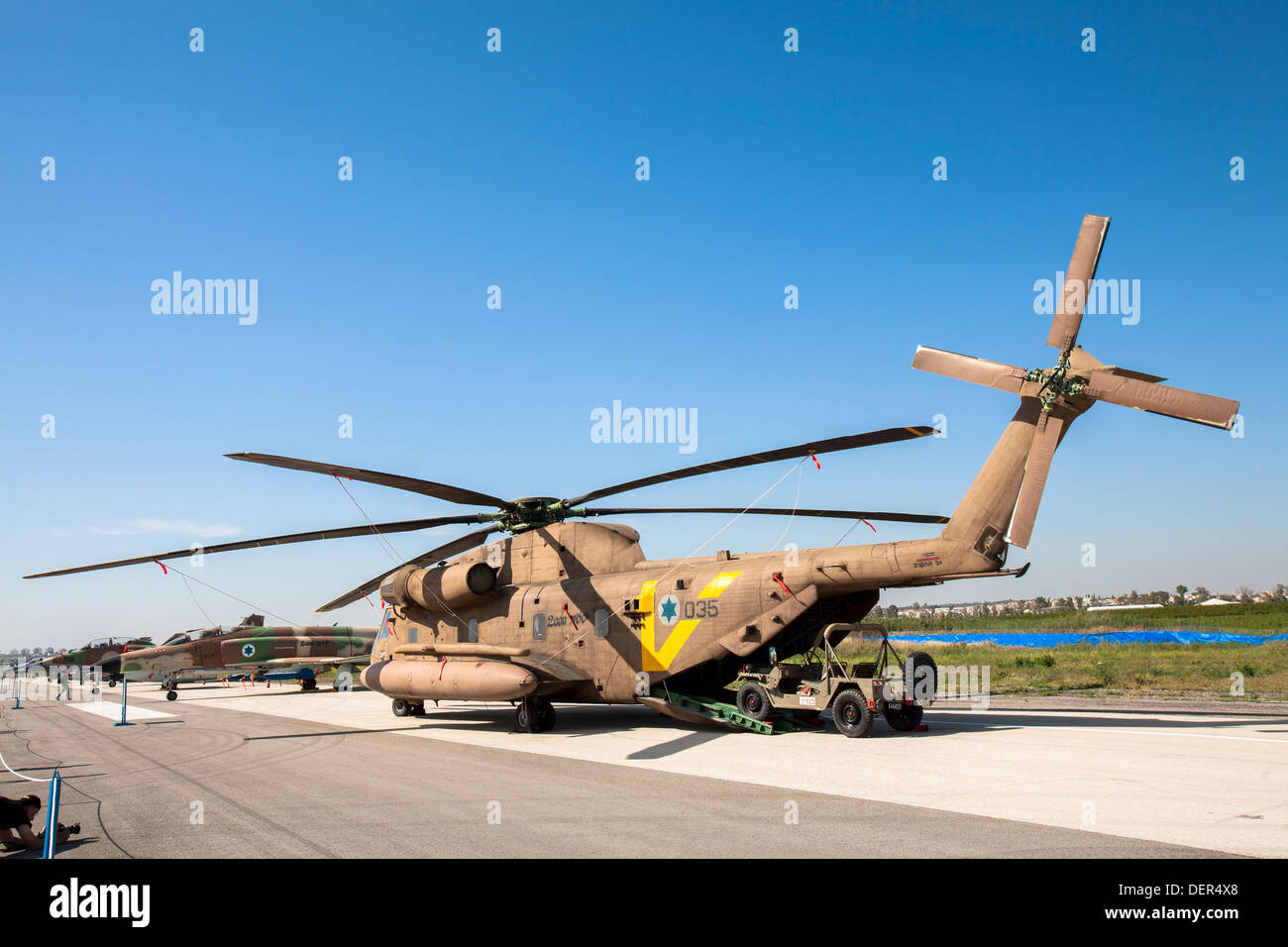 De l'air israélienne (IAF) hélicoptère Sikorsky CH-53 sur le terrain Banque D'Images