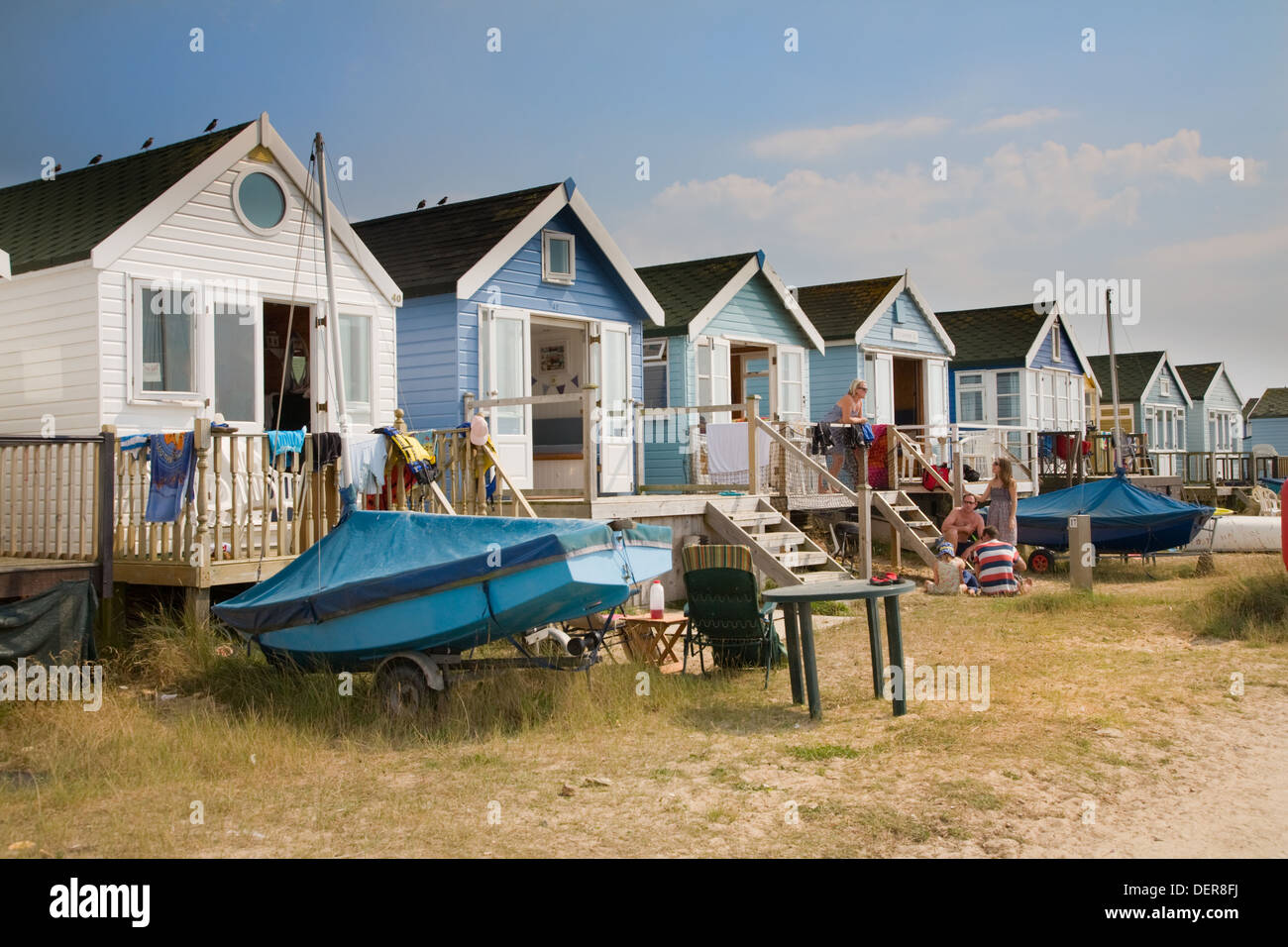 Cabines de plage sur banc de Mudeford, Hengistbury Head, Dorset Banque D'Images