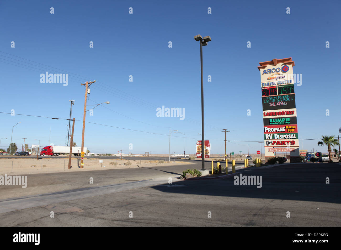 Lac toxique appelé Salton Sea situé près de la vallée de Coachella en Californie. Une fois qu'une station balnéaire populaire maintenant une place vide hanté. Banque D'Images Lac toxique appelé Salton Sea situé près de la vallée de Coachella en Californie. Une fois qu'une station balnéaire populaire maintenant une place vide hanté. Banque D'Images