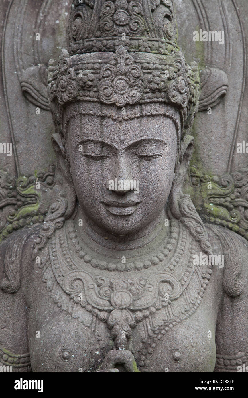 Statue de pierre indonésien deux divinités dieux Dieu femme religion religieux tradition sainte croyance traditionnelle culte Banque D'Images