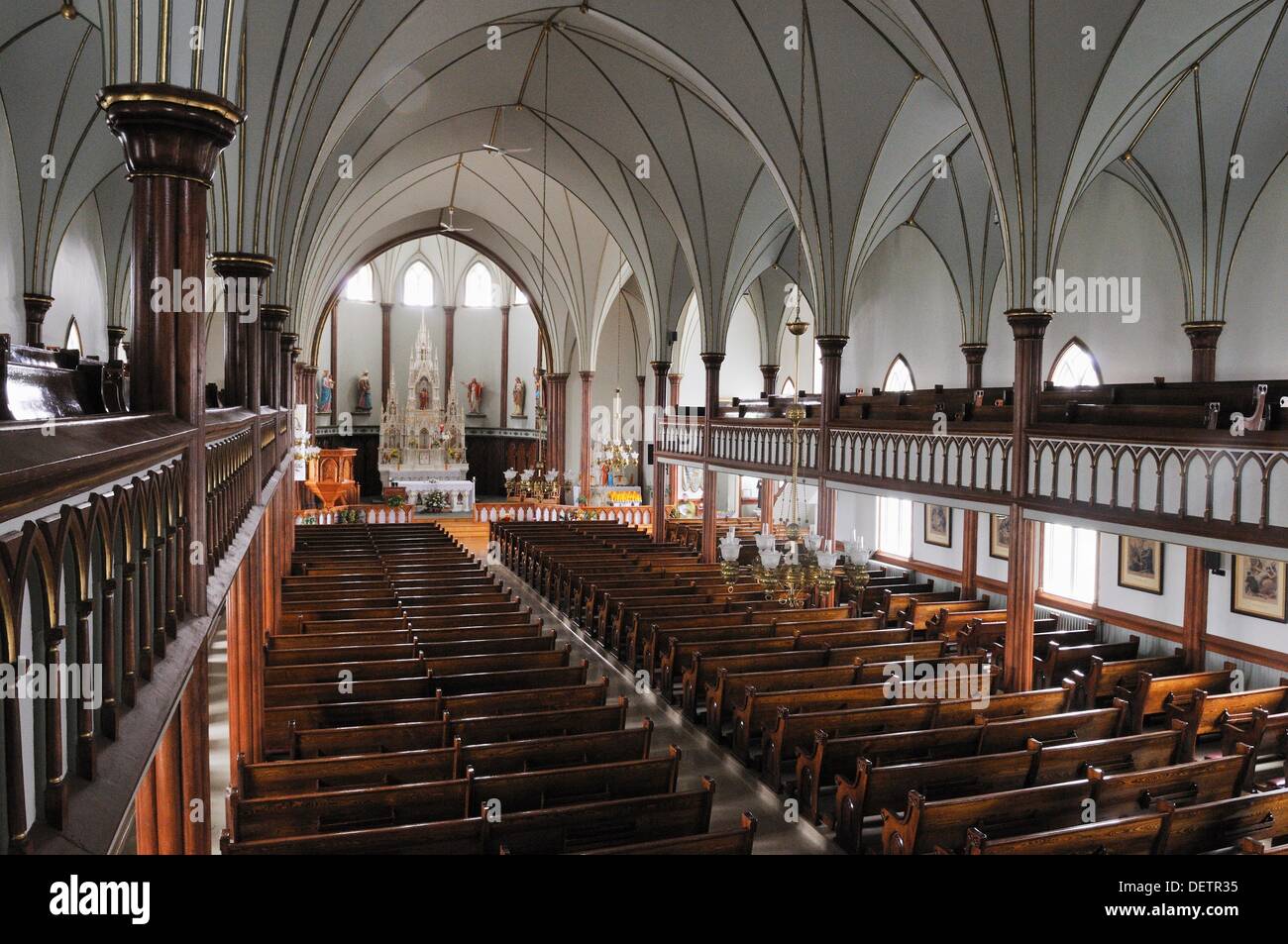 Intérieur de l'église en bois historique de la Verniere, L'Etang du