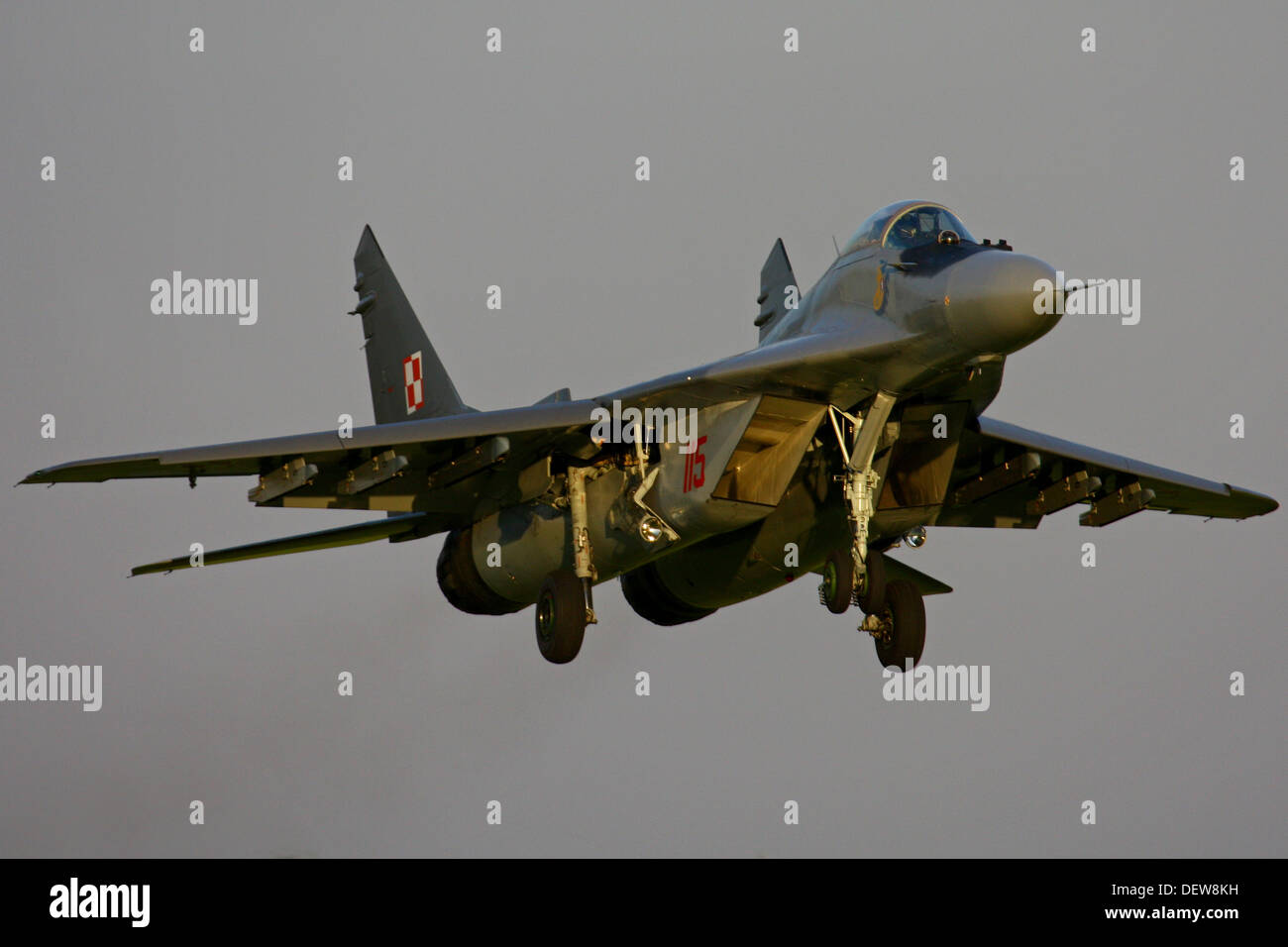 MiG 29 de l'Armée de l'Air polonaise l'atterrissage à la base aérienne Banque D'Images