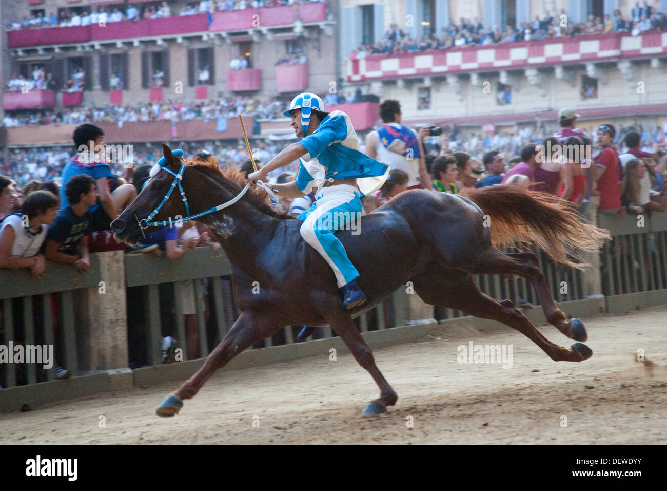 Via de l'onde, la race, la Palio de Sienne, Sienne, Toscane, Italie, Europe Banque D'Images