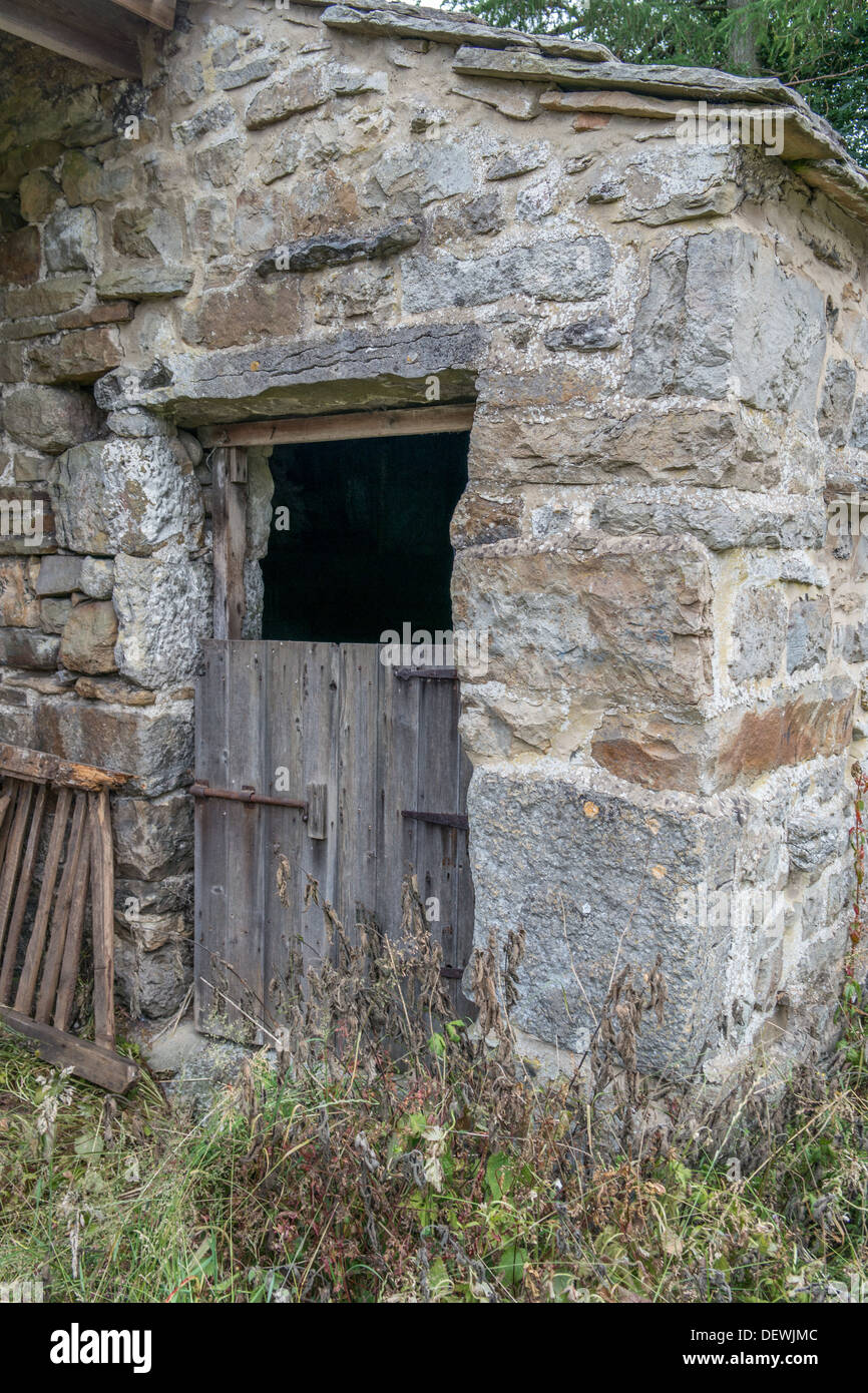 Ancienne grange avec demi-porte Banque D'Images