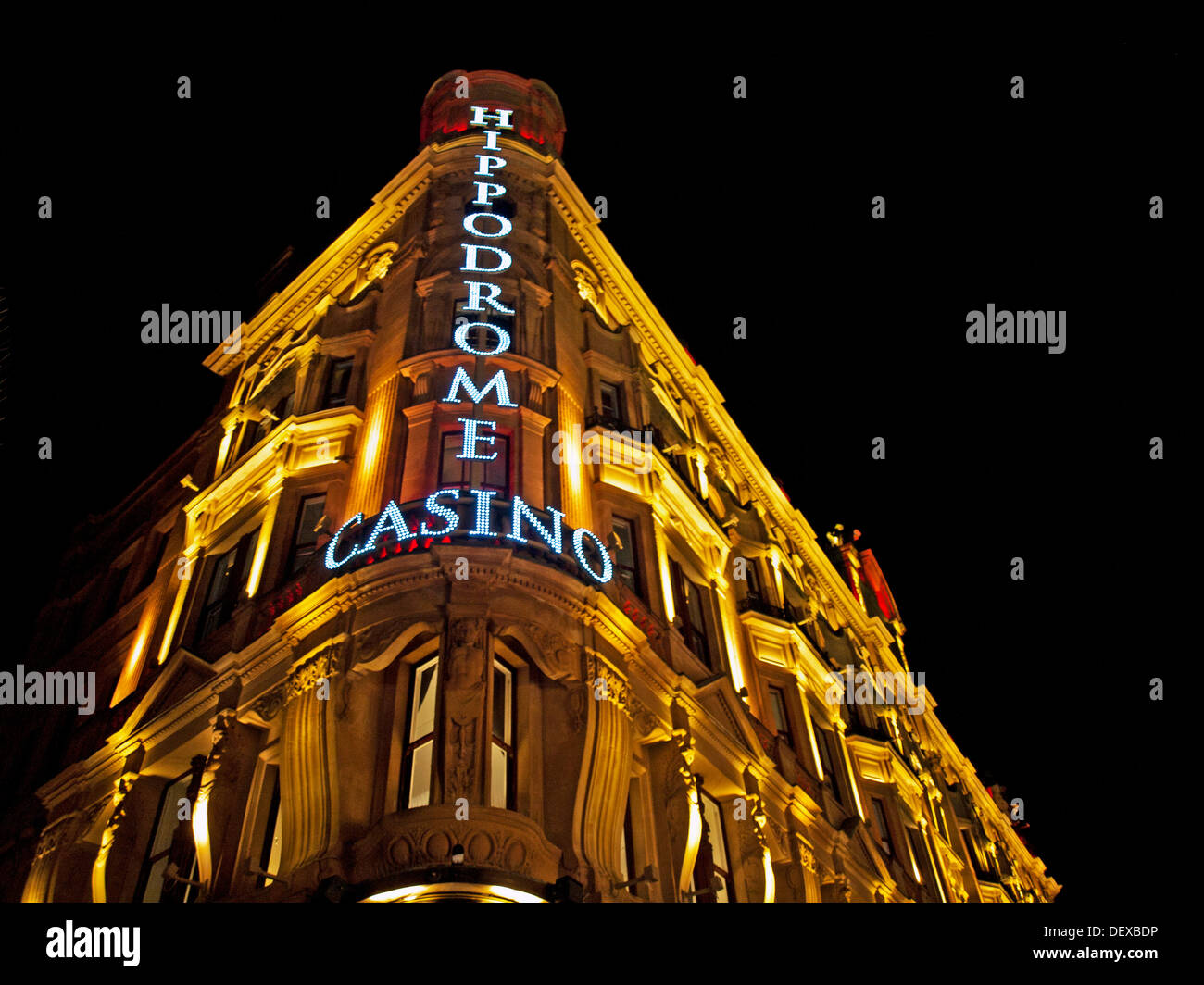 Voir l'Hippodrome de Casino la nuit, Leicester Square, West End, Londres, Angleterre, Royaume-Uni Banque D'Images