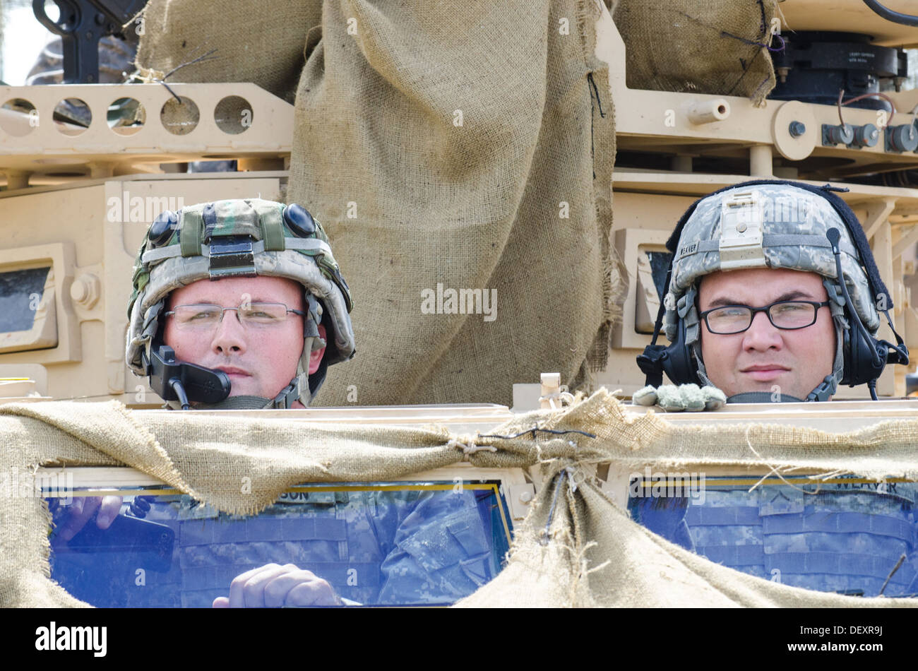 La 48ème Infantry Brigade Combat Team a invité les employeurs de gardes de la Géorgie et de représentants de l'Etat d'assister à un exercice de tir réel interarmes au Fort Stewart au cours de la 48e de l'IBCT Combat exportables (capacité de formation XCTC) rotation. Banque D'Images