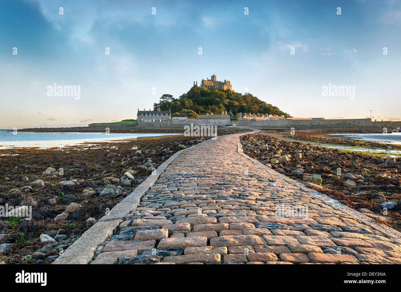 St Michaels Mount à Cornwall le Ccornish pendant du Mont Saint-Michel en Normandie Banque D'Images