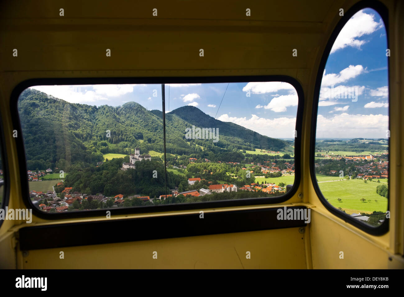 Schloss Hohenaschau Château du Téléphérique de Kampenwand, région de Chiemgau en Bavière Banque D'Images