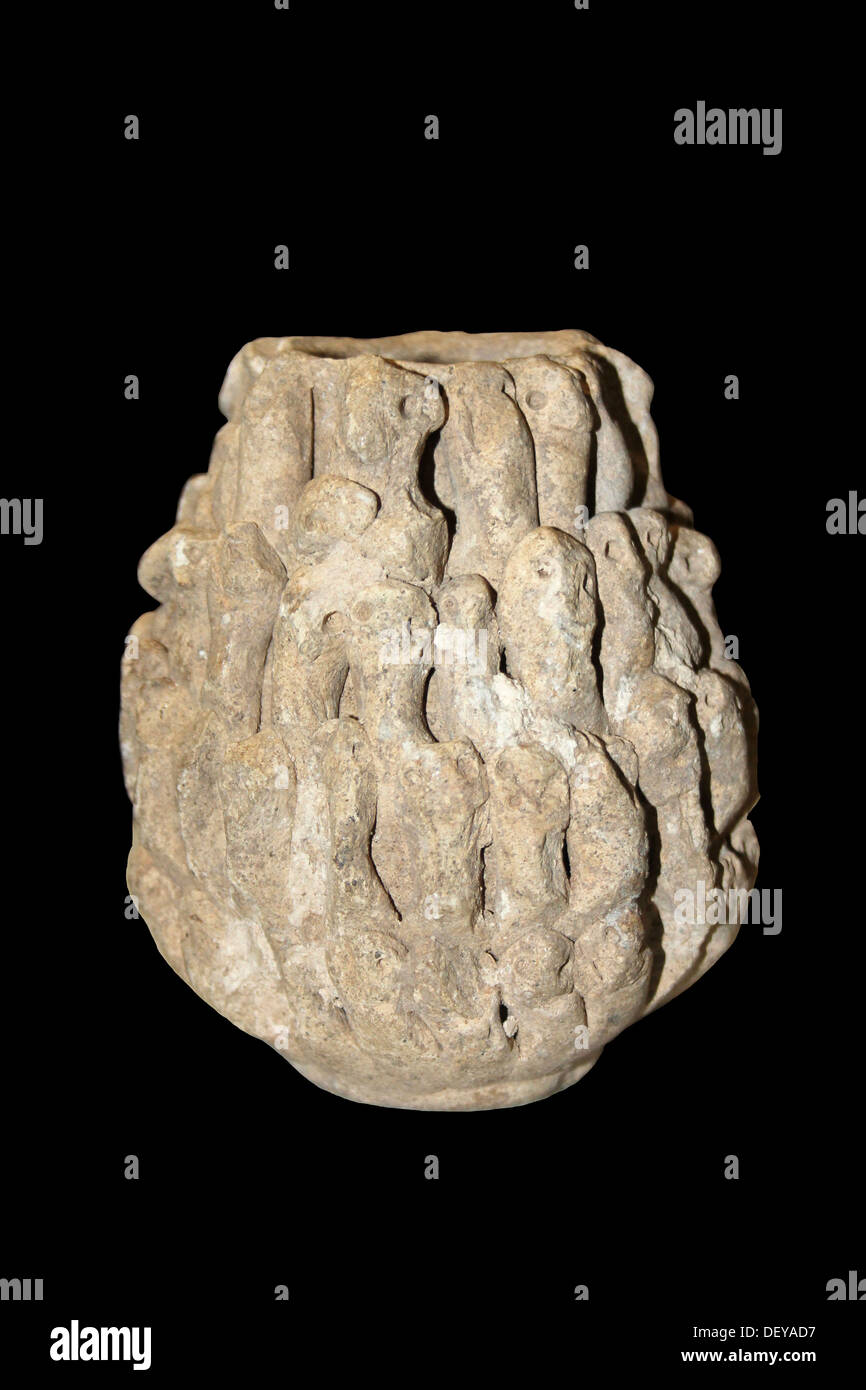 Décorées avec Jar Syro-Hittite figures stylisées, Bronze Moyen, la Syrie Banque D'Images