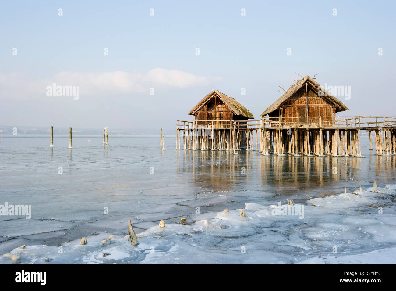 Règlement de reconstruit des maisons sur pilotis, Pfahlbaumuseum Unteruhldingen open air museum, Site du patrimoine mondial de l'UNESCO Banque D'Images