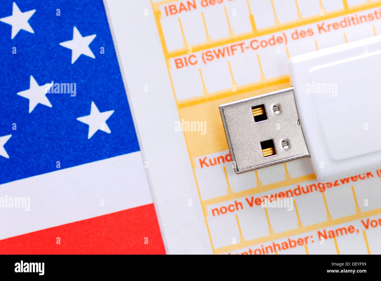 Memory stick, US-flag et de l'argent sous forme de transfert, accord Swift Banque D'Images