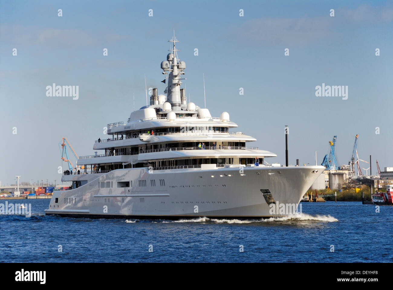 Eclipse, le plus grand yacht privé, station d'accueil à partir du port de Hambourg Banque D'Images