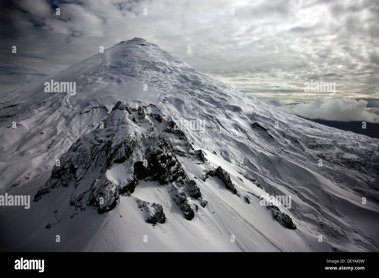 Volcan Cotopaxi vue aérienne Banque D'Images