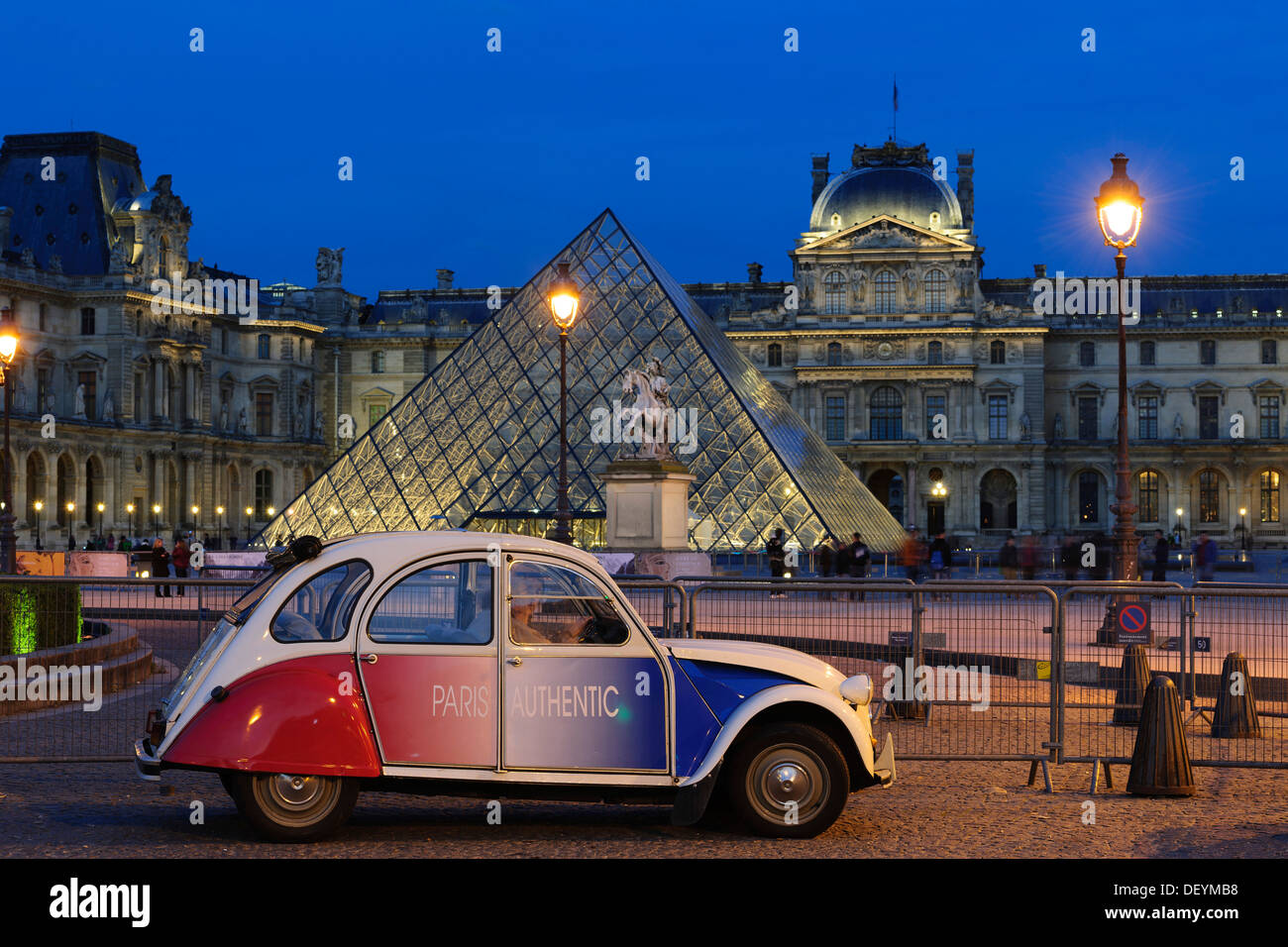Citroen 2cv paris Banque de photographies et d’images à haute ...