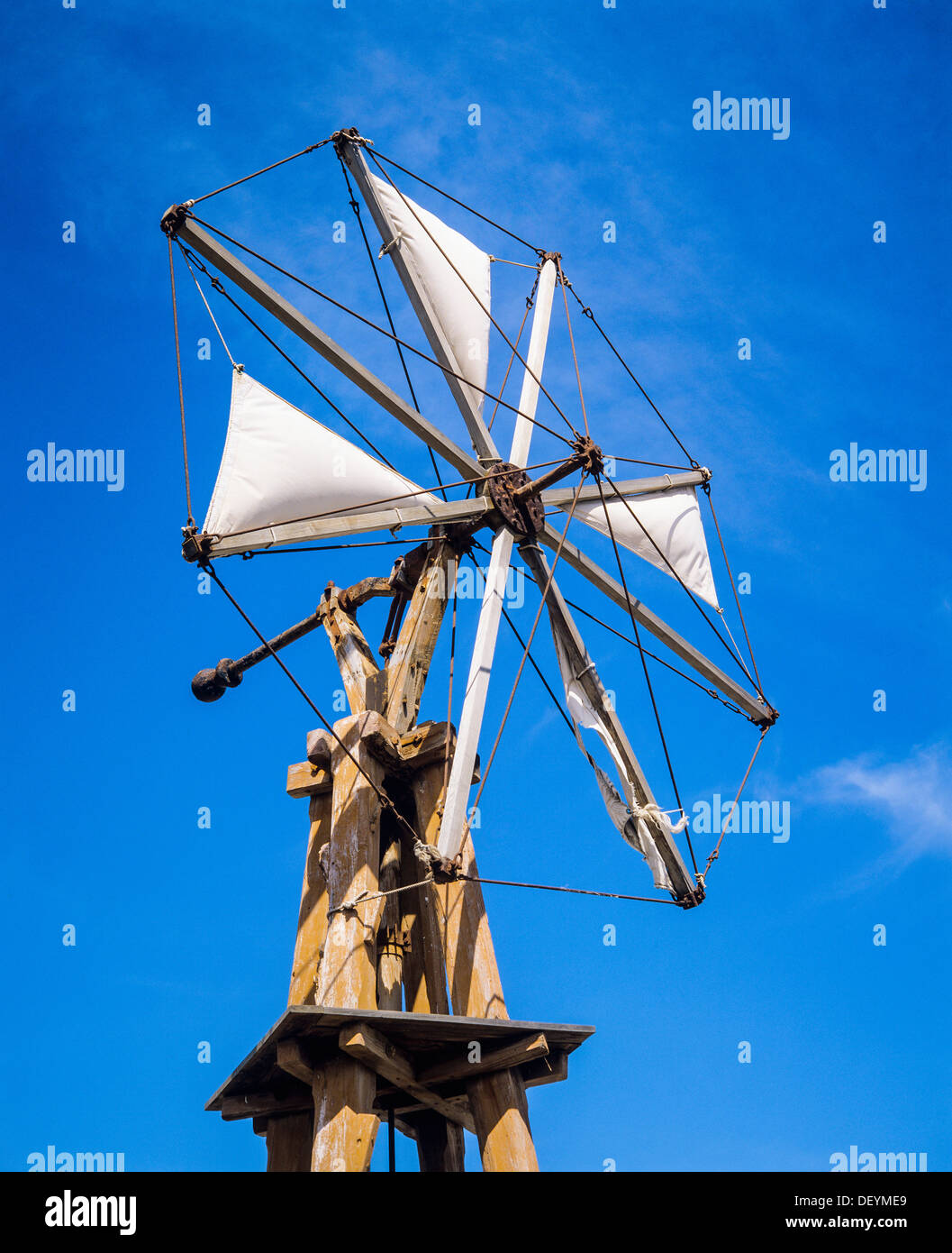 Moulin à vent marin de voiles Costa Teguise Lanzarote Iles Canaries Espagne Banque D'Images