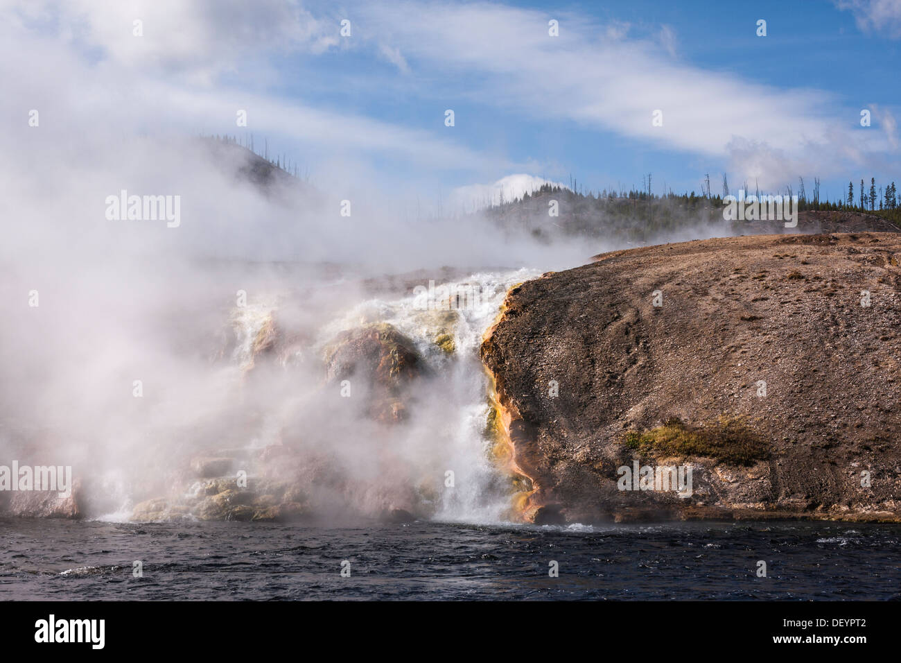 Excelsior Geyser le ruissellement, le Parc National de Yellowstone, Wyoming, USA Banque D'Images