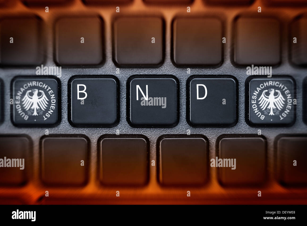 Service de renseignement fédéral course sur un clavier d'ordinateur, Ausspaehskandal, Schriftzug auf einer BND, Ausspähs Computertastatur Banque D'Images