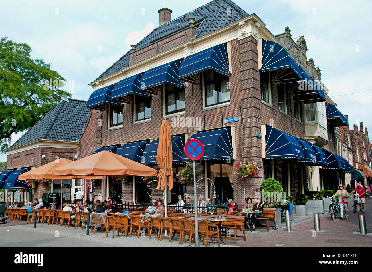 Café à l'extérieur van Bleiswijk Enkhuizen Pays-bas Pub Bar Restaurant de la chaussée Banque D'Images