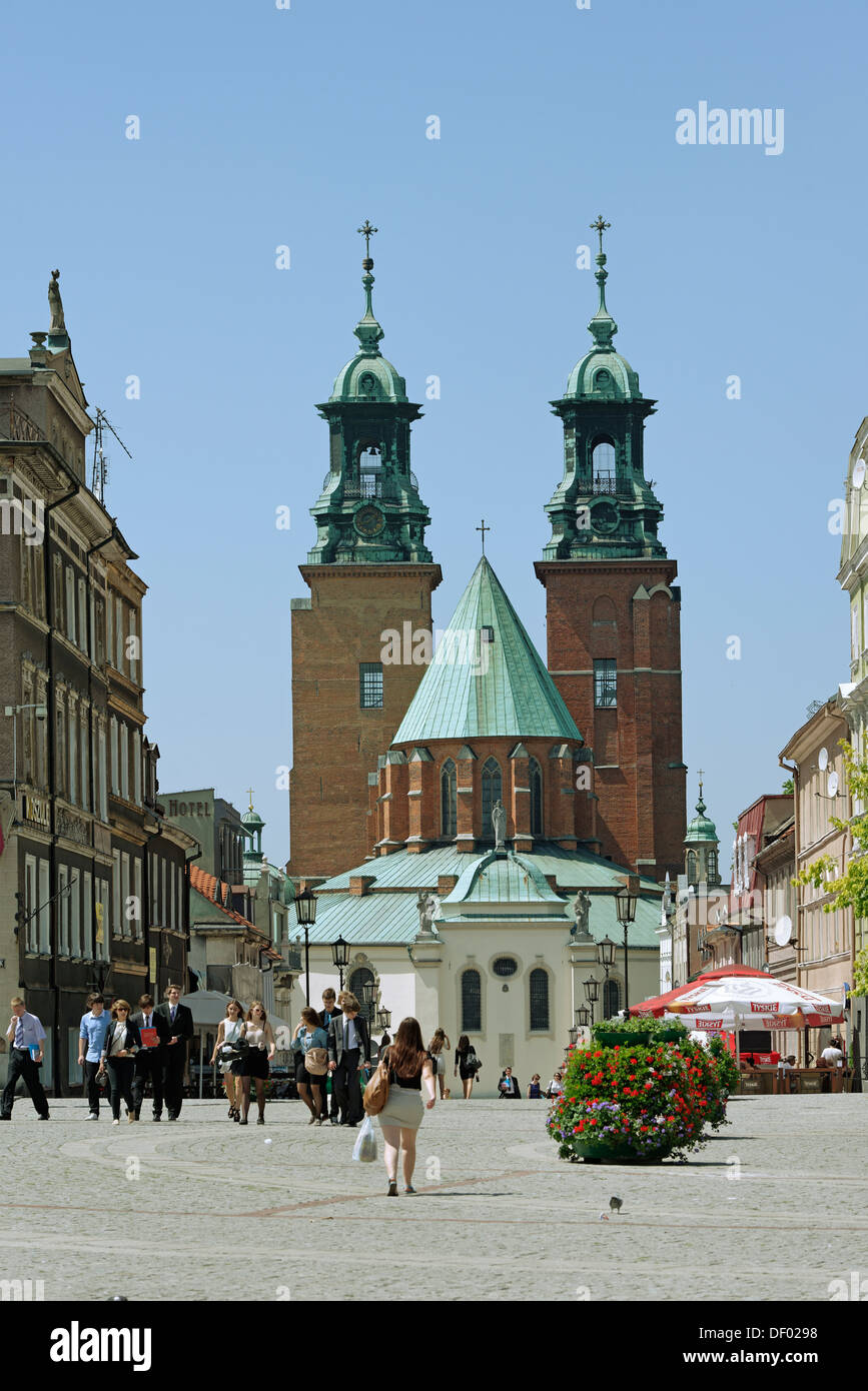 Gniezno cathédrale ou Basilique Cathédrale de l'Assomption de la Sainte Vierge Marie et saint Adalbert, Gniezno, Pologne, Europe Banque D'Images