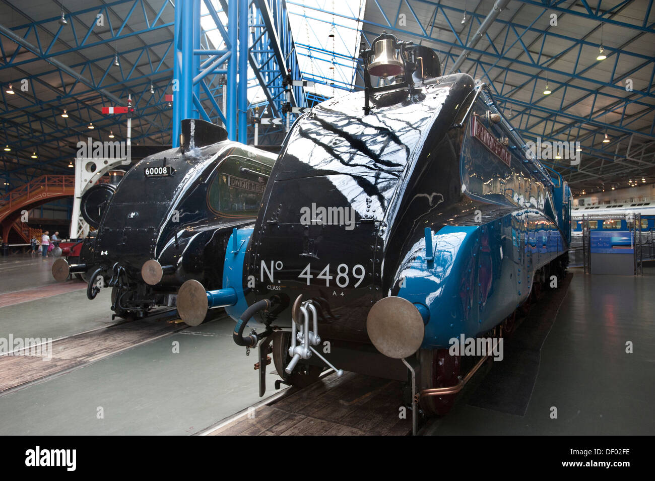 Deux London North Eastern Railway (LNER) Classe A4 locomotives à vapeur sur la platine au National Railway Museum, York Banque D'Images